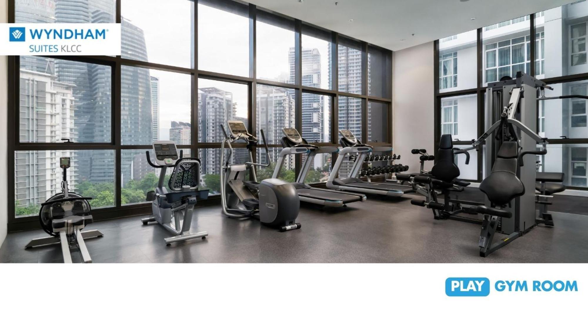 Wyndham Suites Klcc Kuala Lumpur Buitenkant foto The gym at the 10th floor